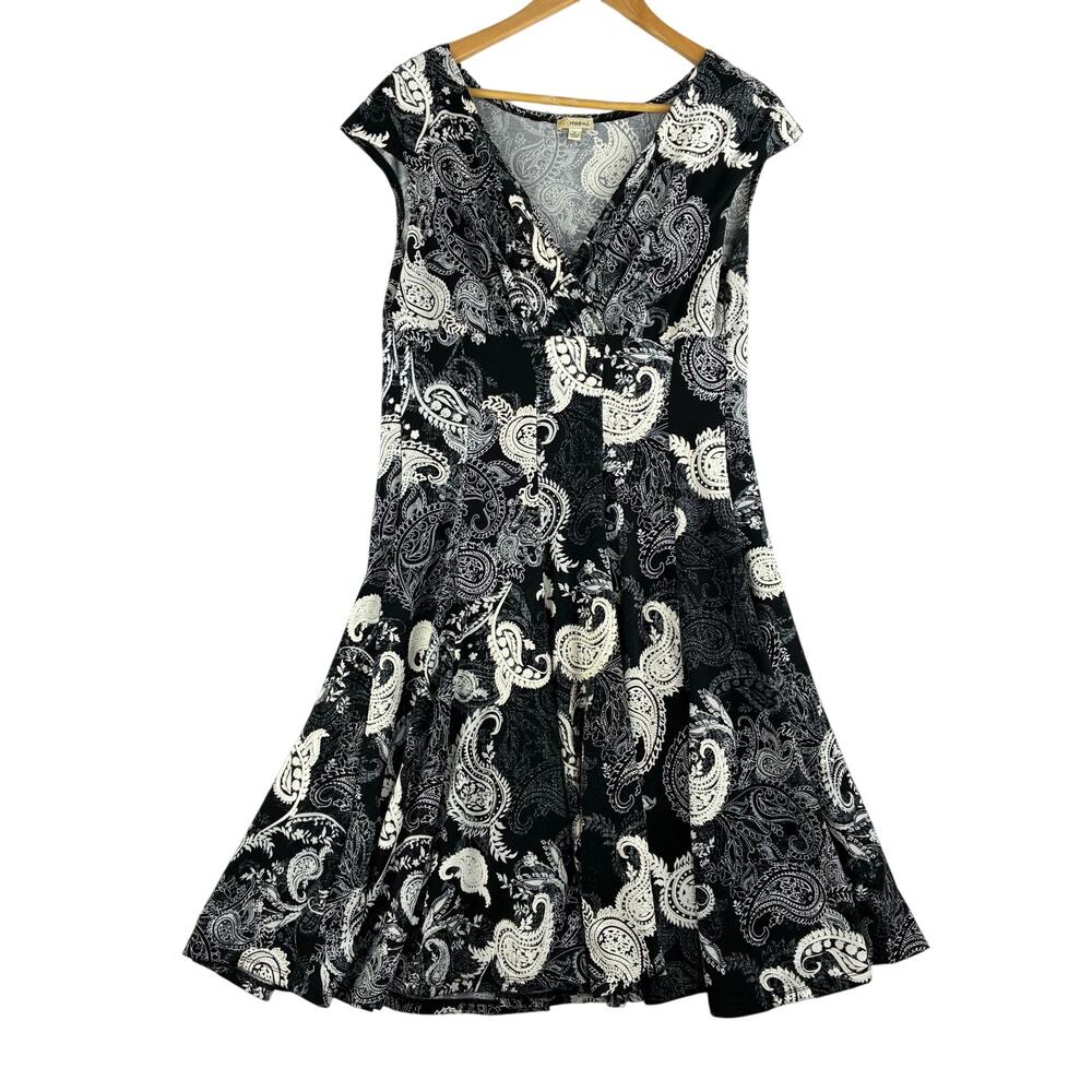 Haani Babydoll F&F Dress Women's Large Black White Paisley Cap Slve V Neck Pleat